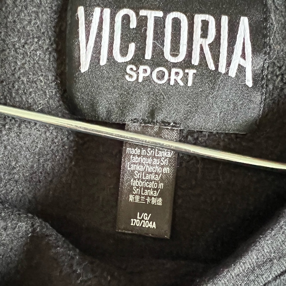 VS RUFFLED FLEECE PULLOVER - Picture 15 of 16